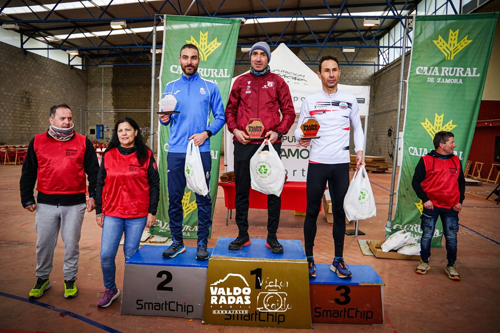 Santiago Mezquita en el podio en Carbajales