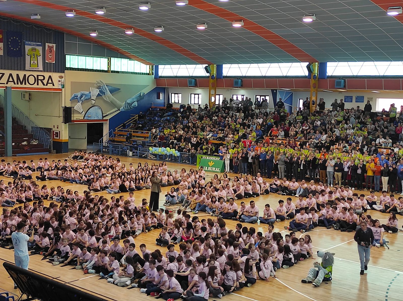 María O'mullony recibe la insignia de oro BM Zamora