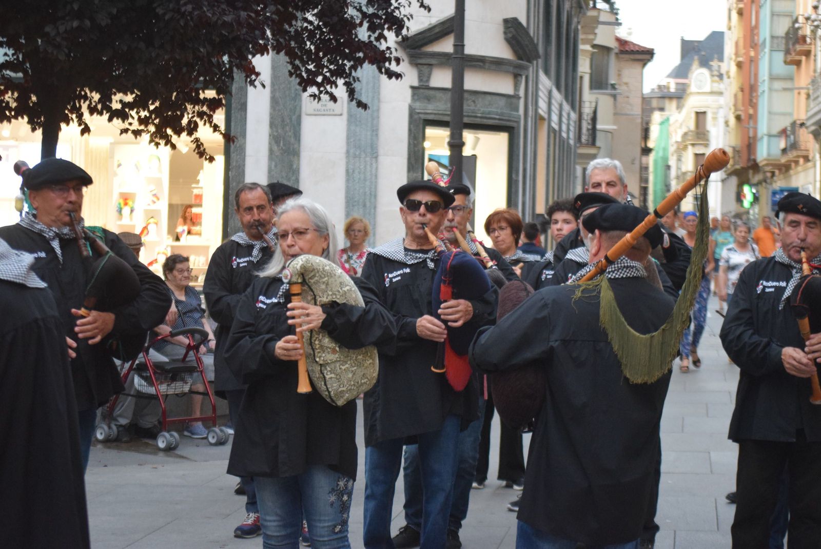 grupo-ronduero-en-la-xxx-muestra-de-folklore-26