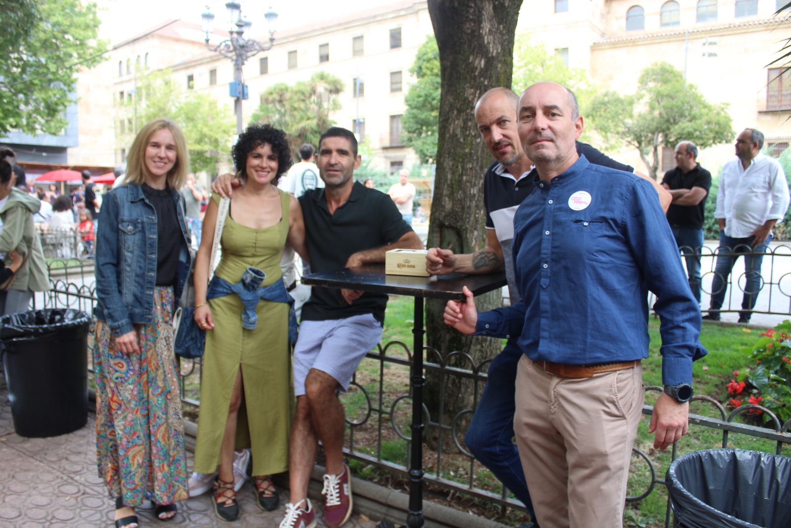 Ambiente en la Feria de Día en el mediodía de este domingo