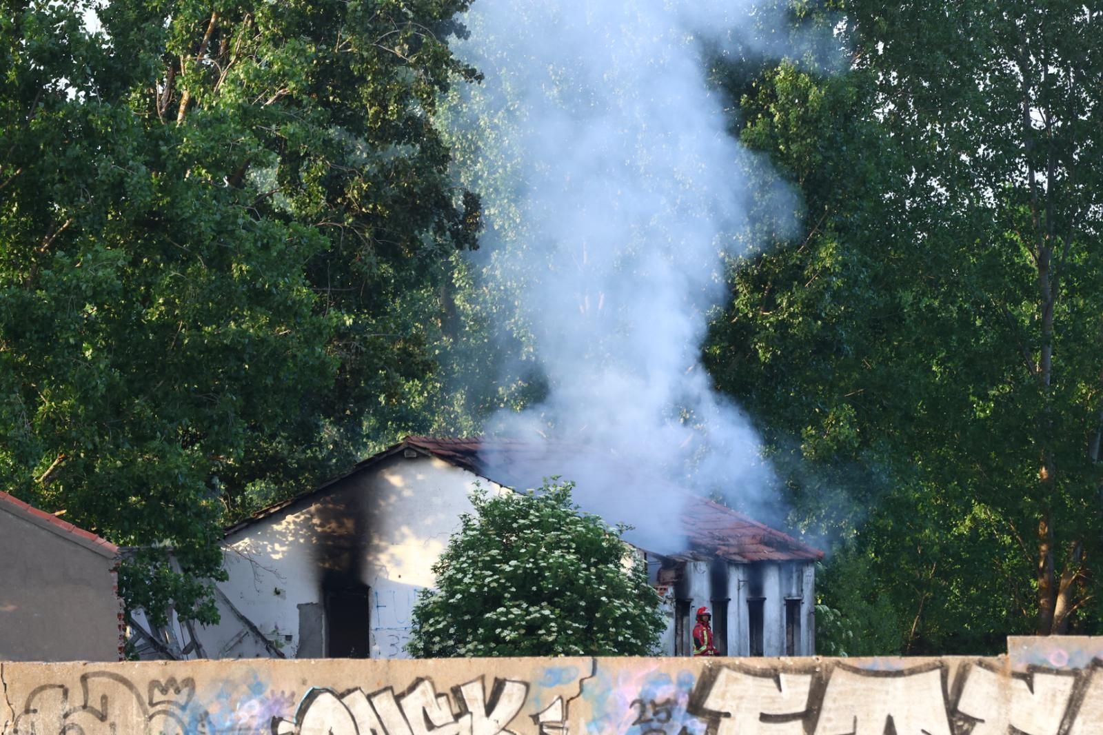 Incendio en una casa abandonada en Santa Marta