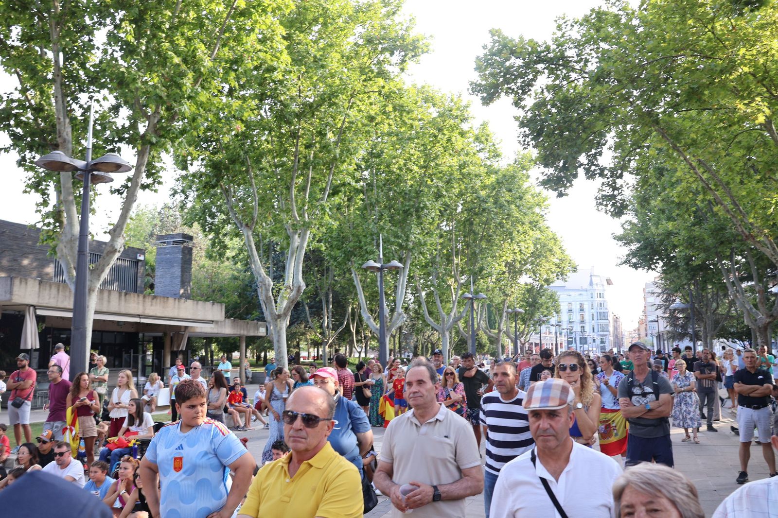 GALERÍA | Así se vivió la final de la Eurocopa Femenina en La Marina Fotos: Nuria Galindo