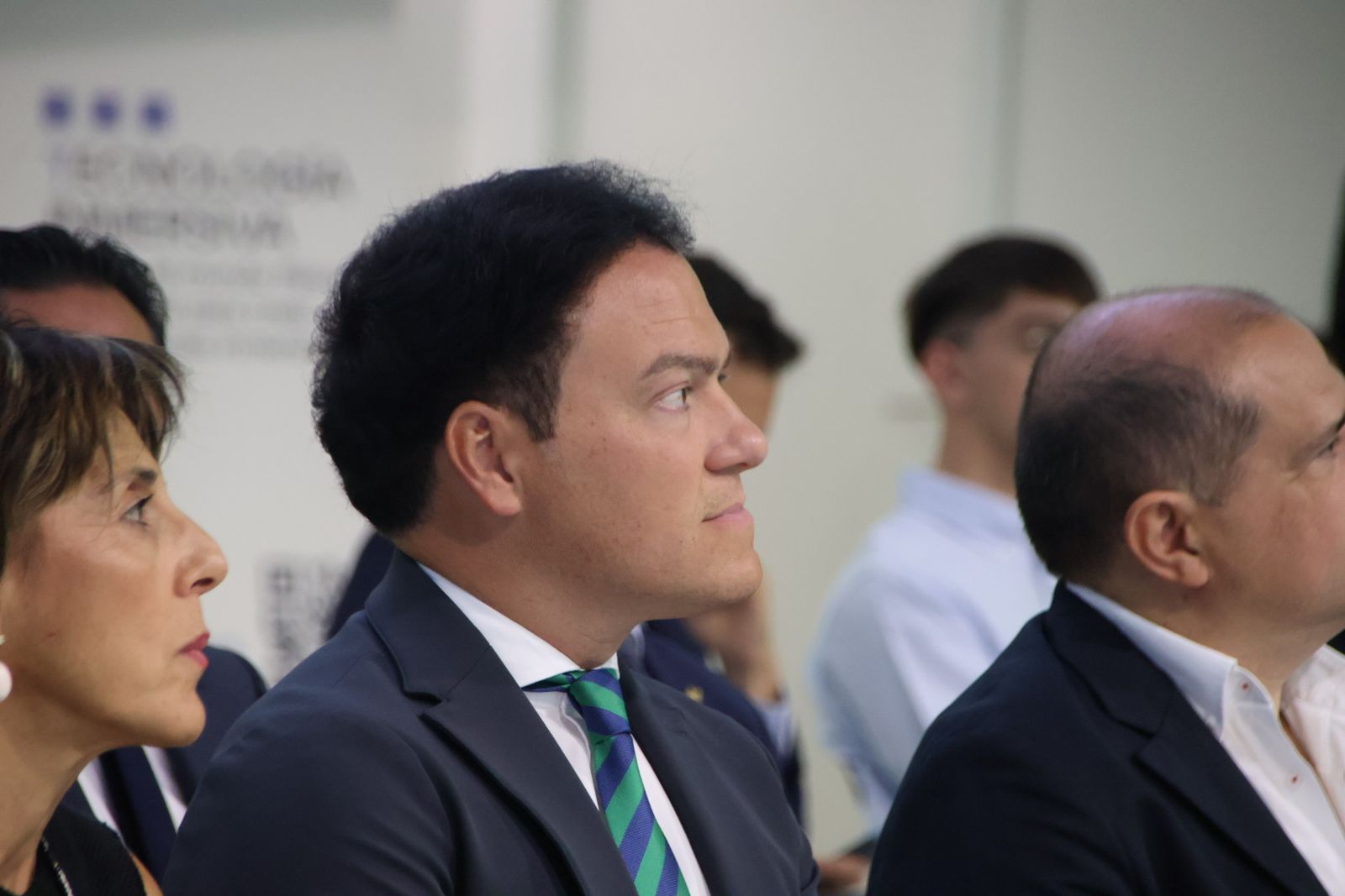 El alcalde de Salamanca, Carlos García Carbayo, y el CEO de Stemia, Juan Manuel Barrionuevo, presentan el inicio de la actividad de esta empresa en Salamanca