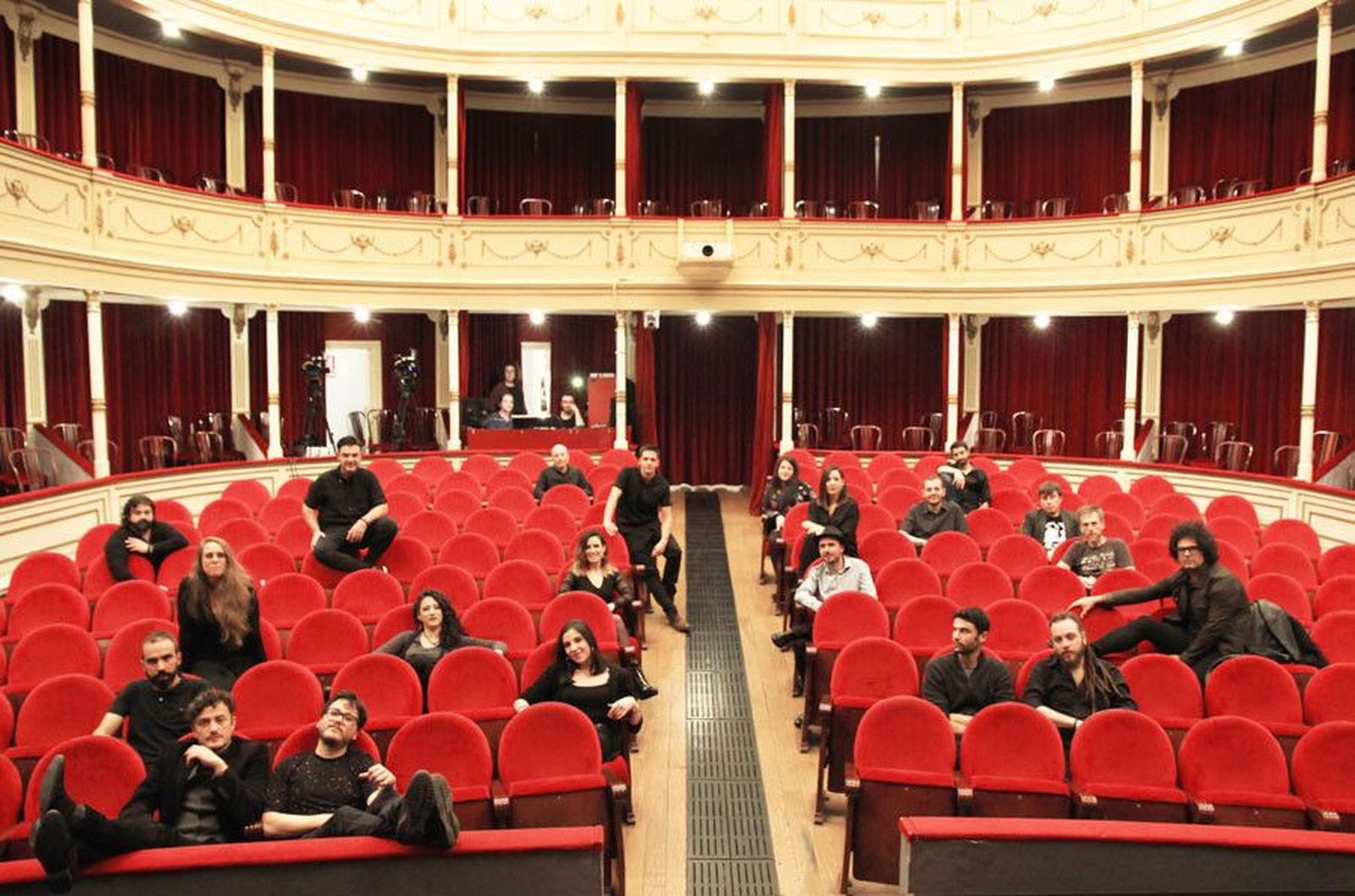 FOTO BUTACAS DE UN TIEMPO A ESTA PARTE SIN NOMBRES