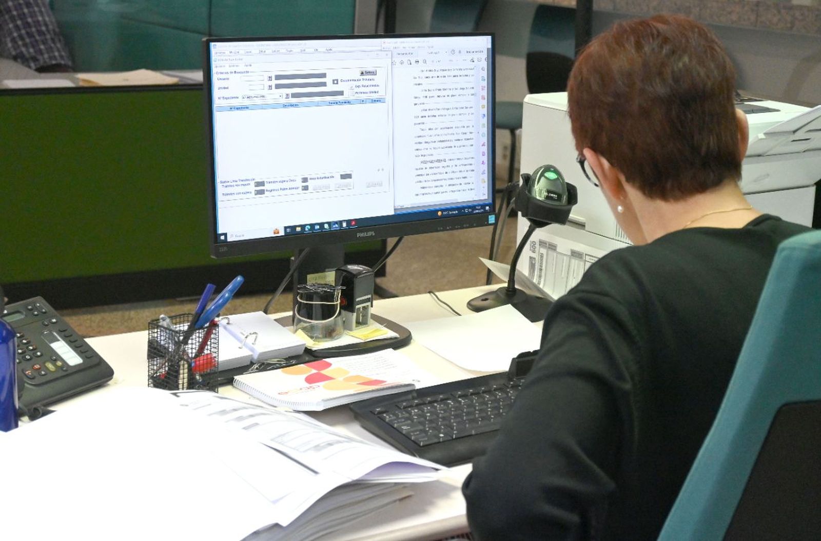 Trabajadora de la JCYL   Archivo