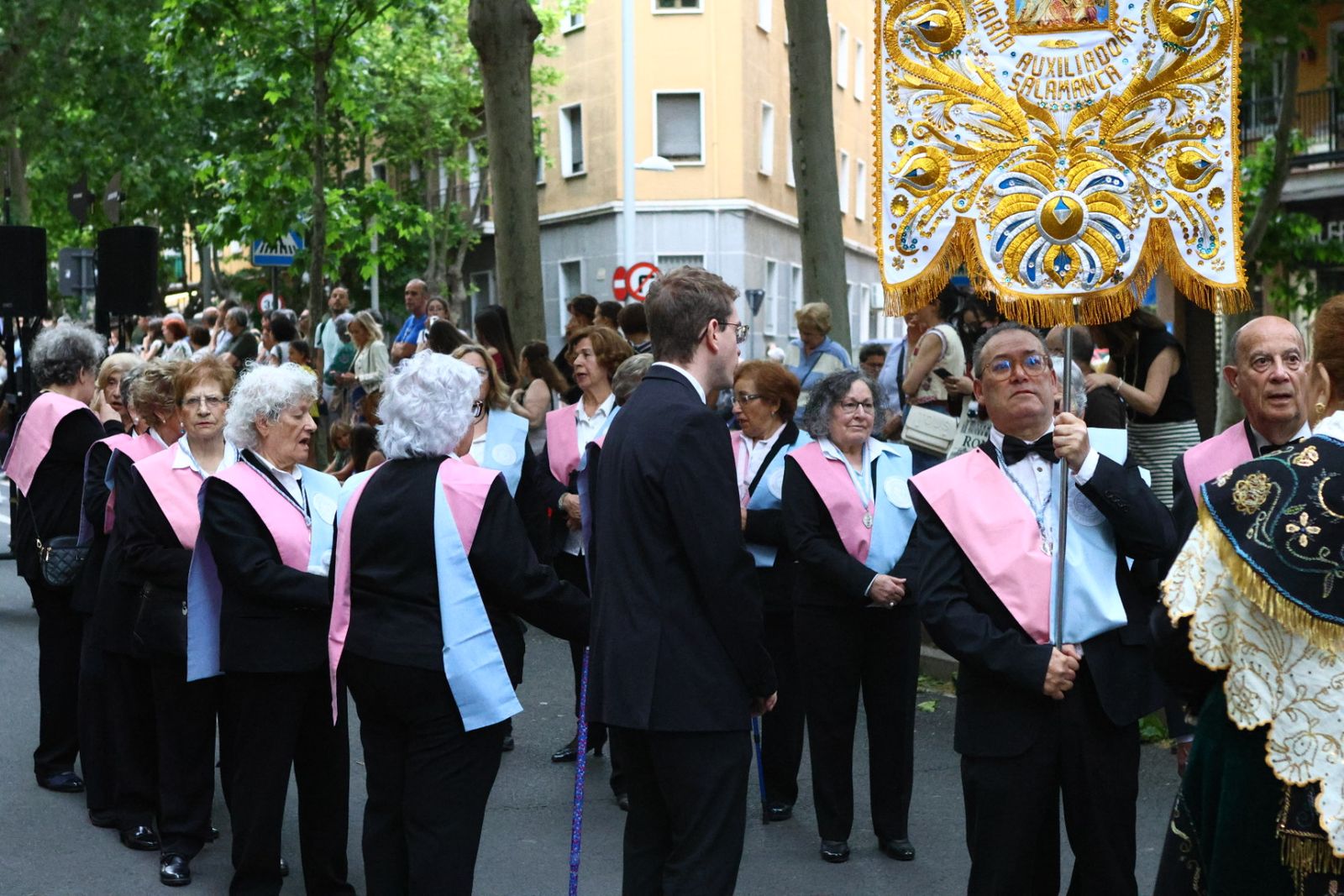 Procesión con motivo de la festividad de María Auxiliadora