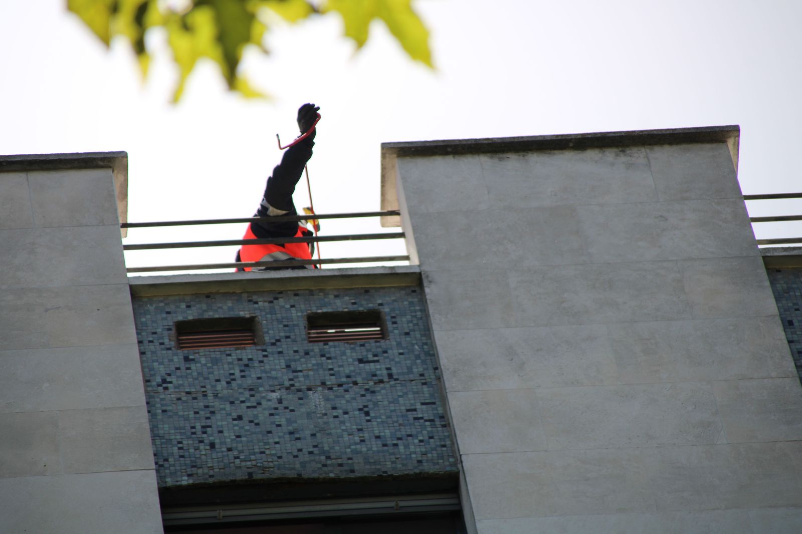intervencion-de-los-bomberos-en-un-edificio-del-paseo-de-carmelitas-8