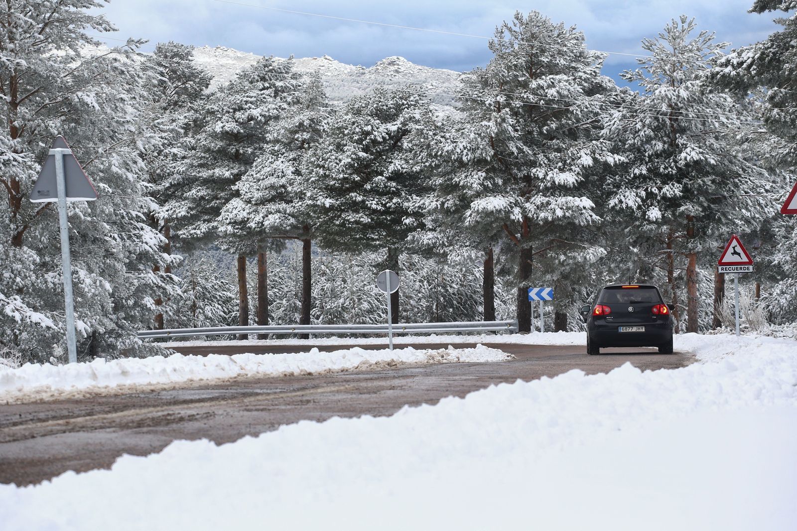 Nieve en la Sierra de Béjar este fin de semana. | FOTO: ICAL