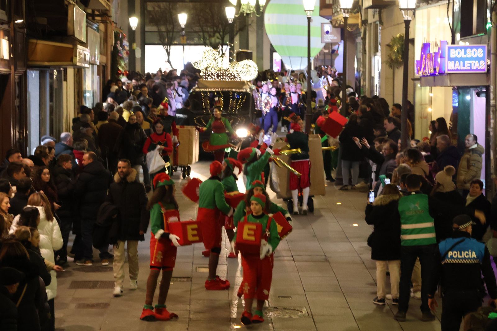 GALERÍA | El animado pasacalles de Escena por el centro de Zamora, en imágenes