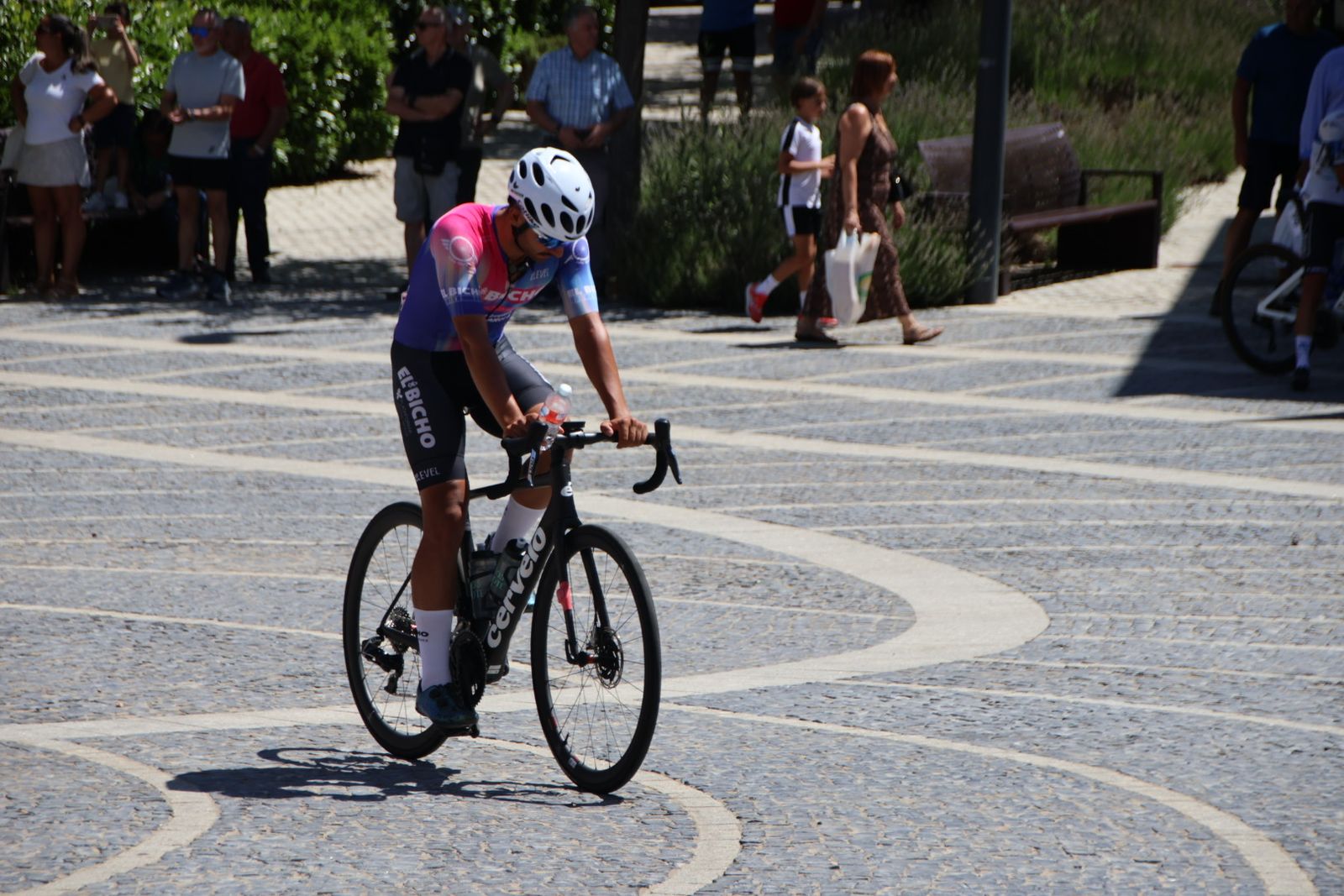 Salida II Vuelta Ciclista a Castilla y León Sub-23 y Élite