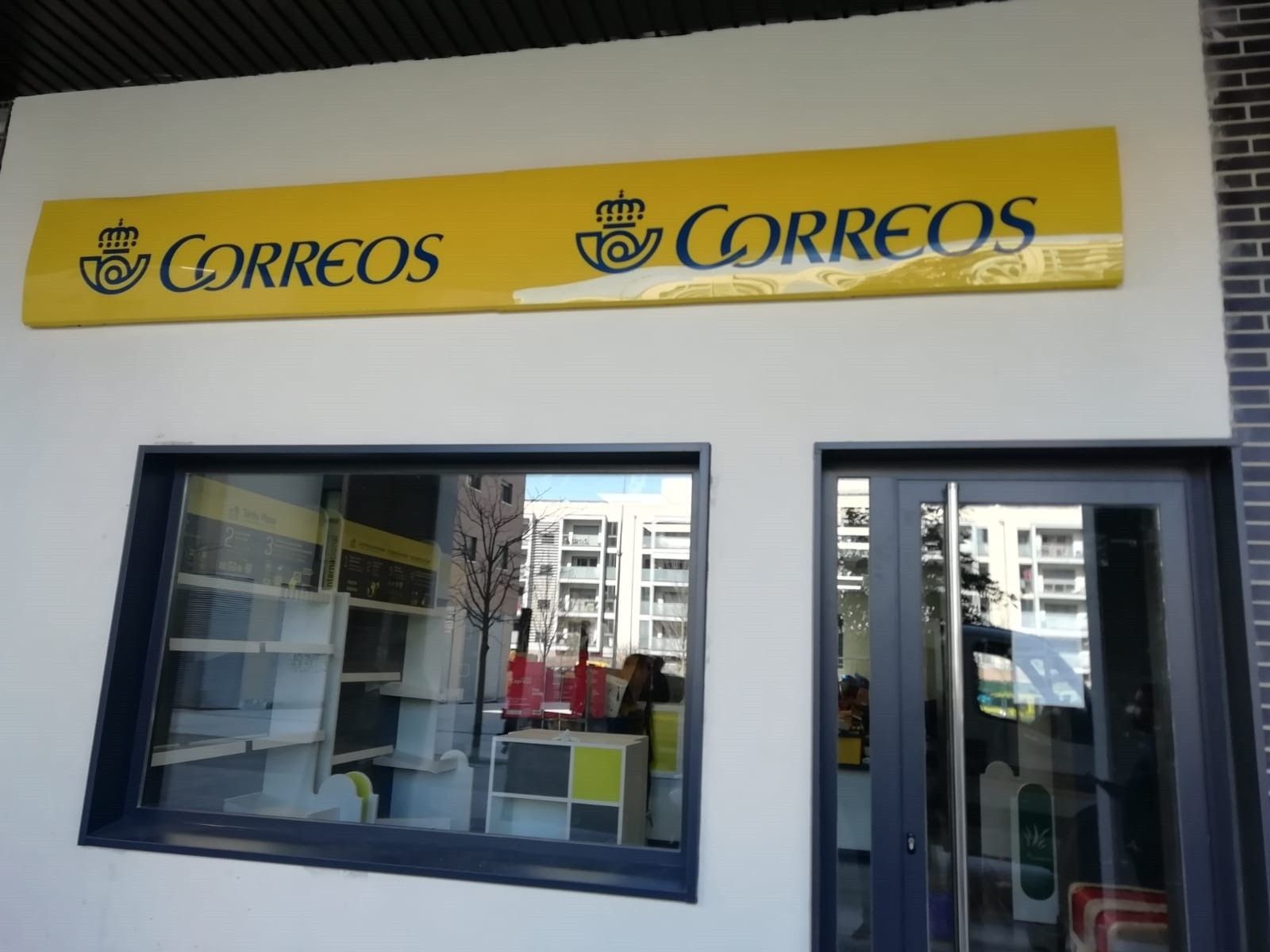 28A.- Correos refuerza su plantilla con 4.500 trabajadores para gestionar el voto por correo y abrir en Jueves Santo