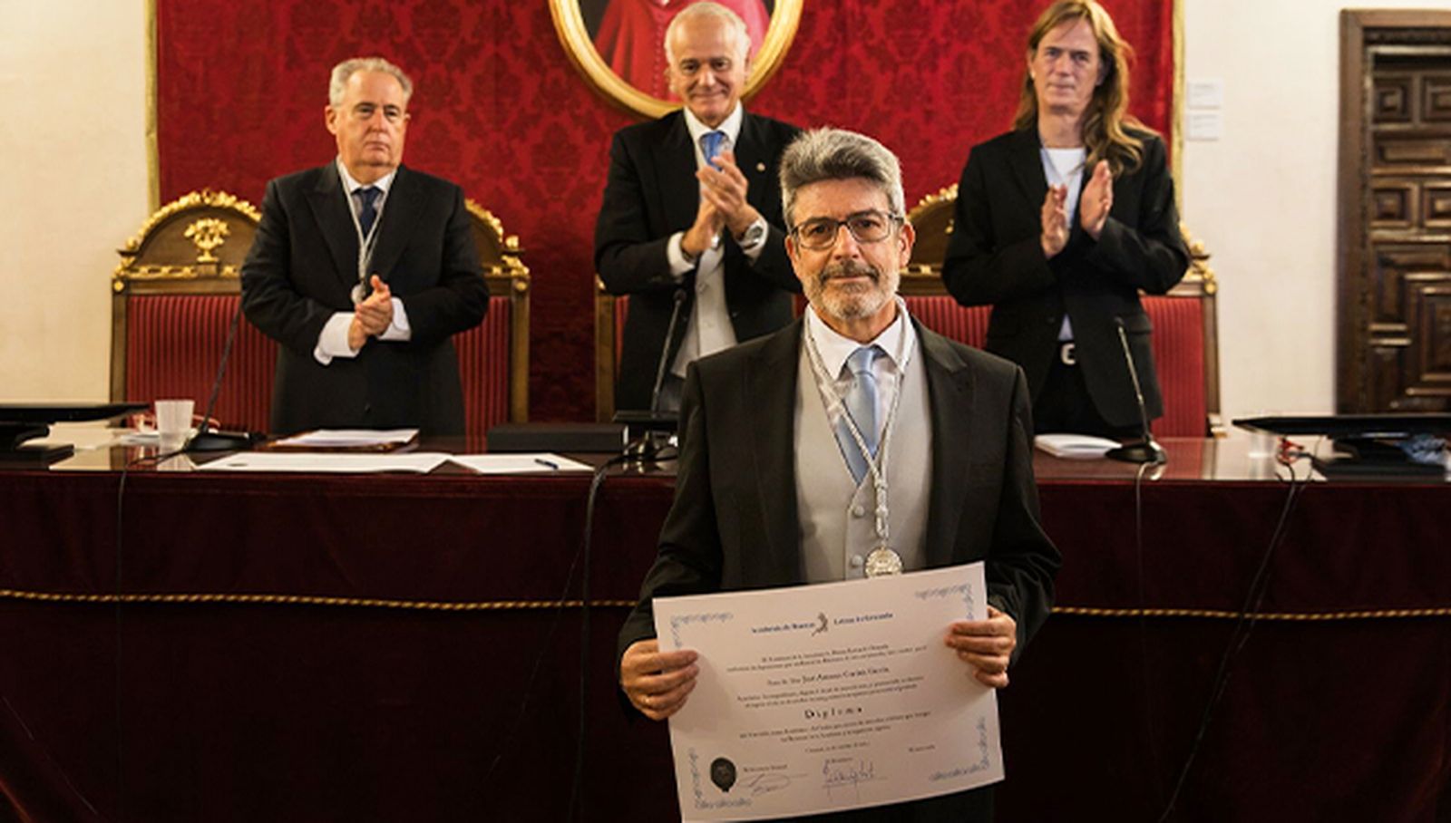 José Antonio Cordón, profesor de la Facultad de Traducción e Interpretación de la Universidad de Salamanca, nuevo académico de Buenas Letras de Granada