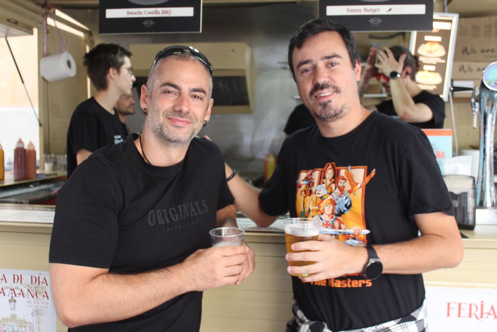 Ambiente en la Feria de Día en el mediodía de este domingo