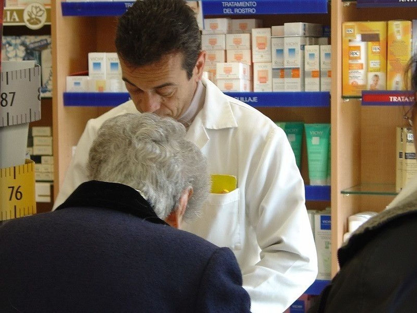 Seguir los tratamientos desde las farmacias permite ahorrar 500 euros al año por paciente