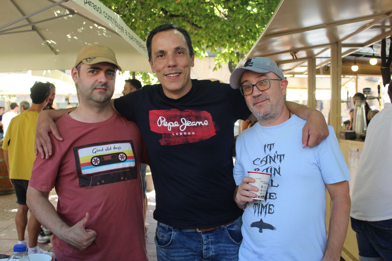 Ambiente en la Feria de Día en el mediodía de este sábado