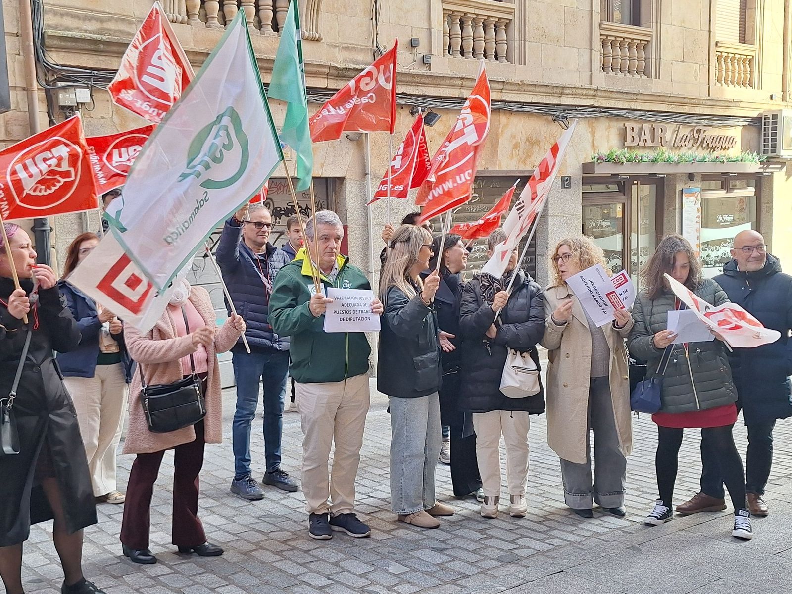 Protesta trabajadores de la Diputación