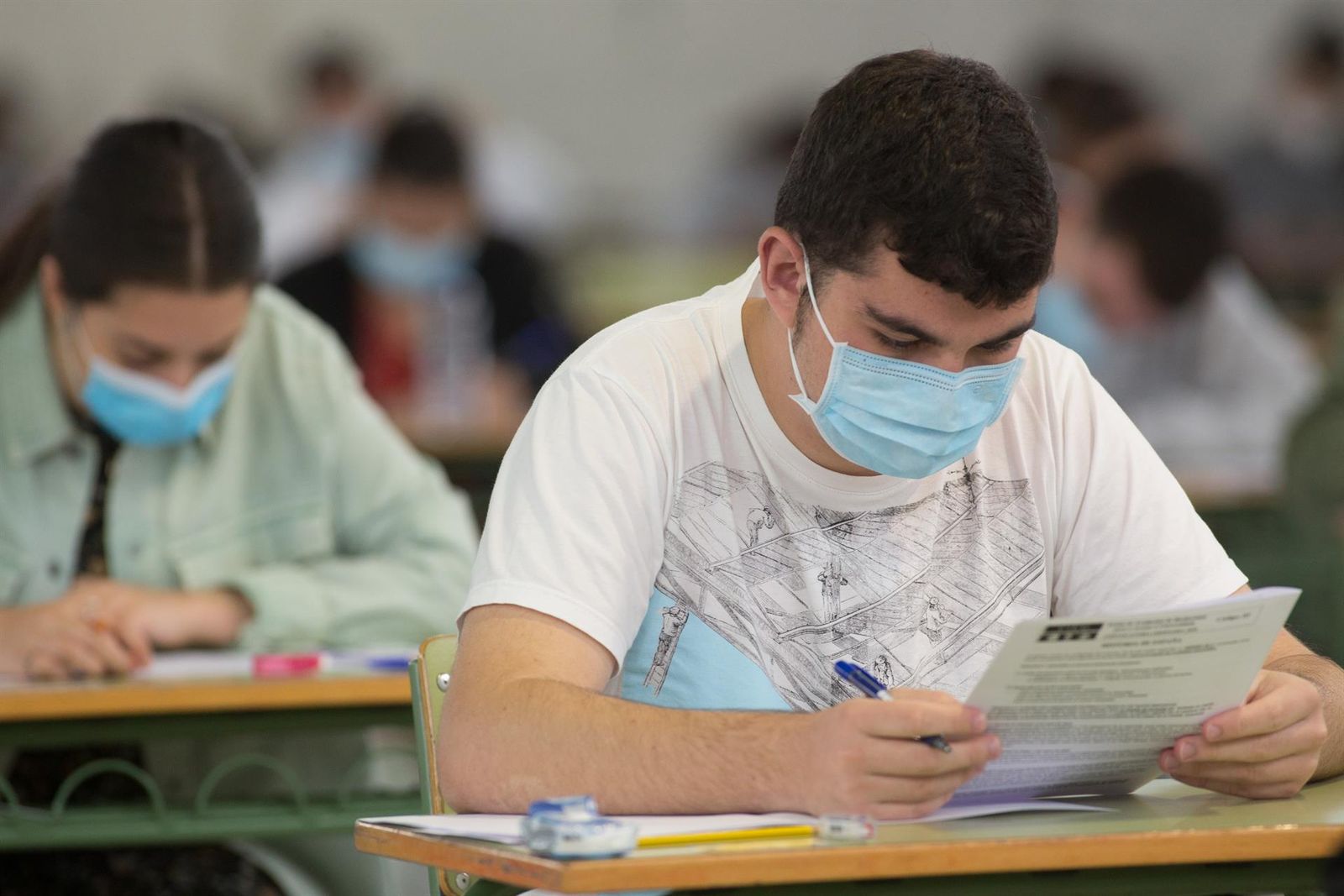 Estudiantes realizando un examen de Selectividad. | FOTO: EUROPA PRESS