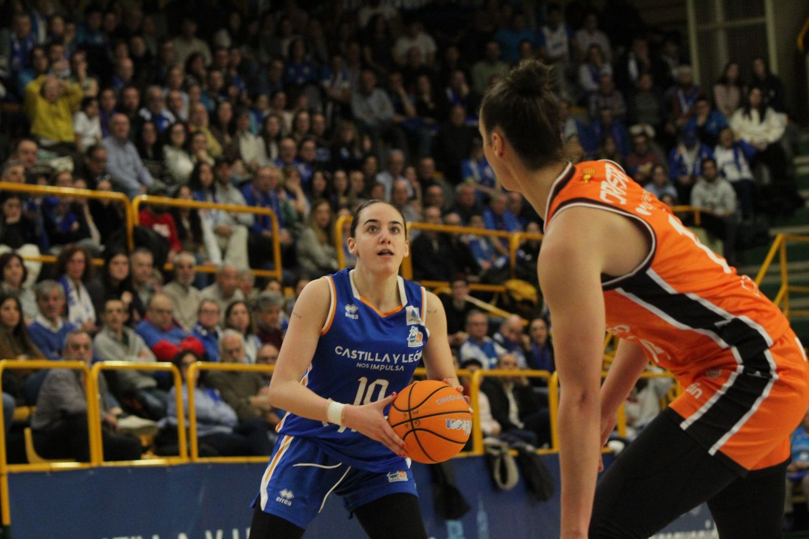 Perfumerías Avenida – Valencia Basket en el Pabellón de Würzburg. Fotos Belén Hurtado (2)