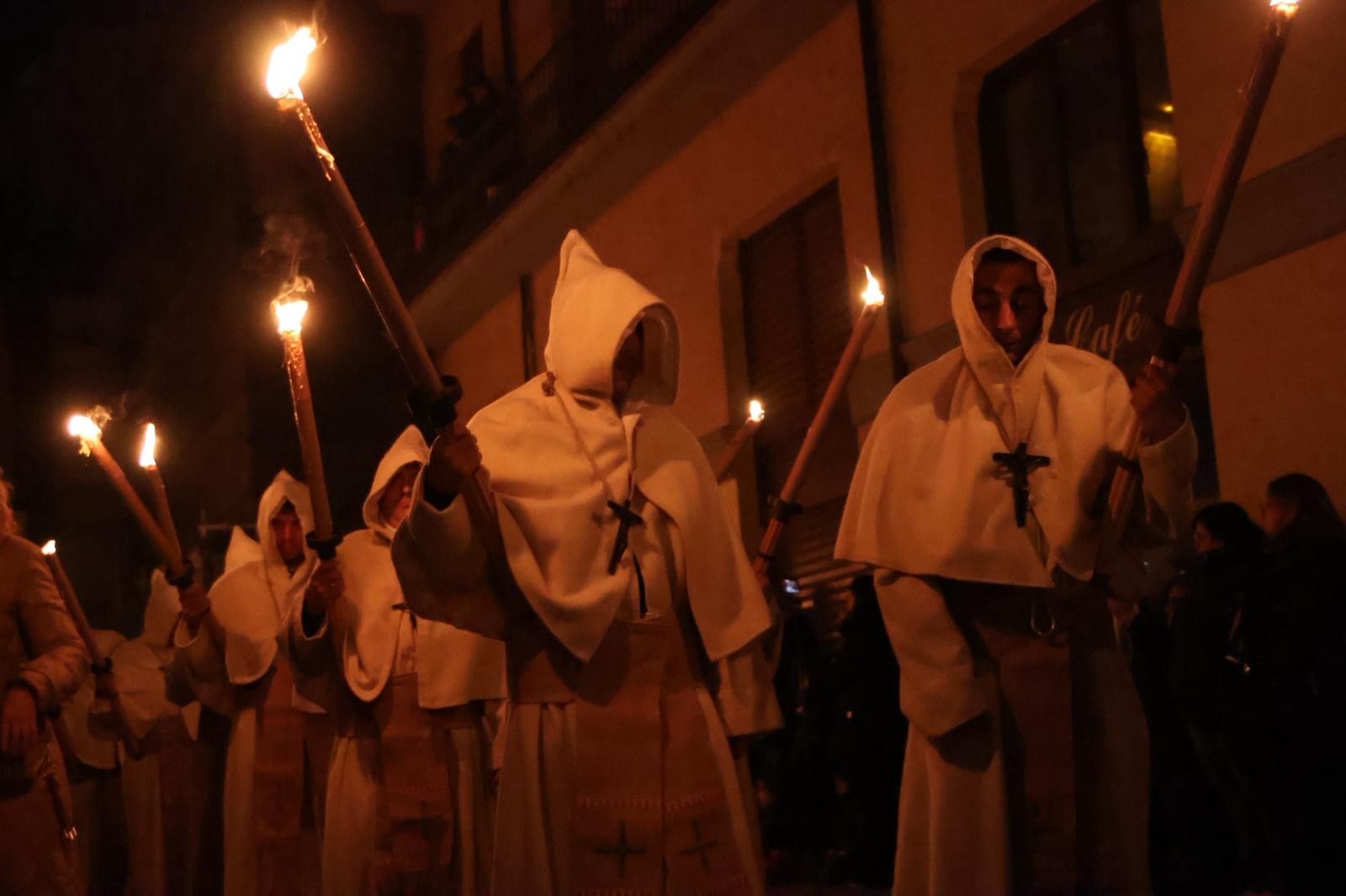GALERÍA | Revive en imágenes la procesión de la Buena Muerte