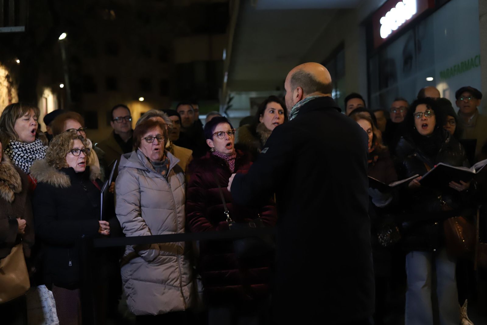 GALERÍA | La Cofradía de Nuestra Madre saca a las calles la Navidad más semanasantera y solidaria