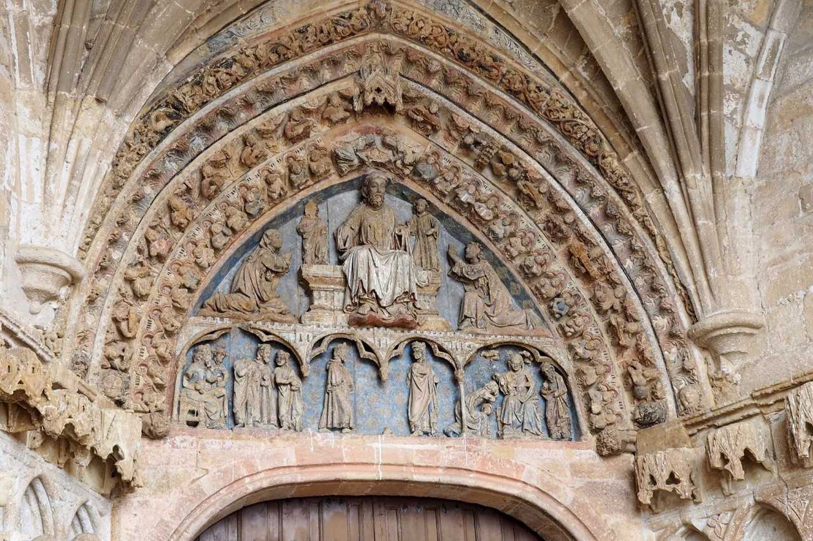 Pórtico de la iglesia de La Hiniesta