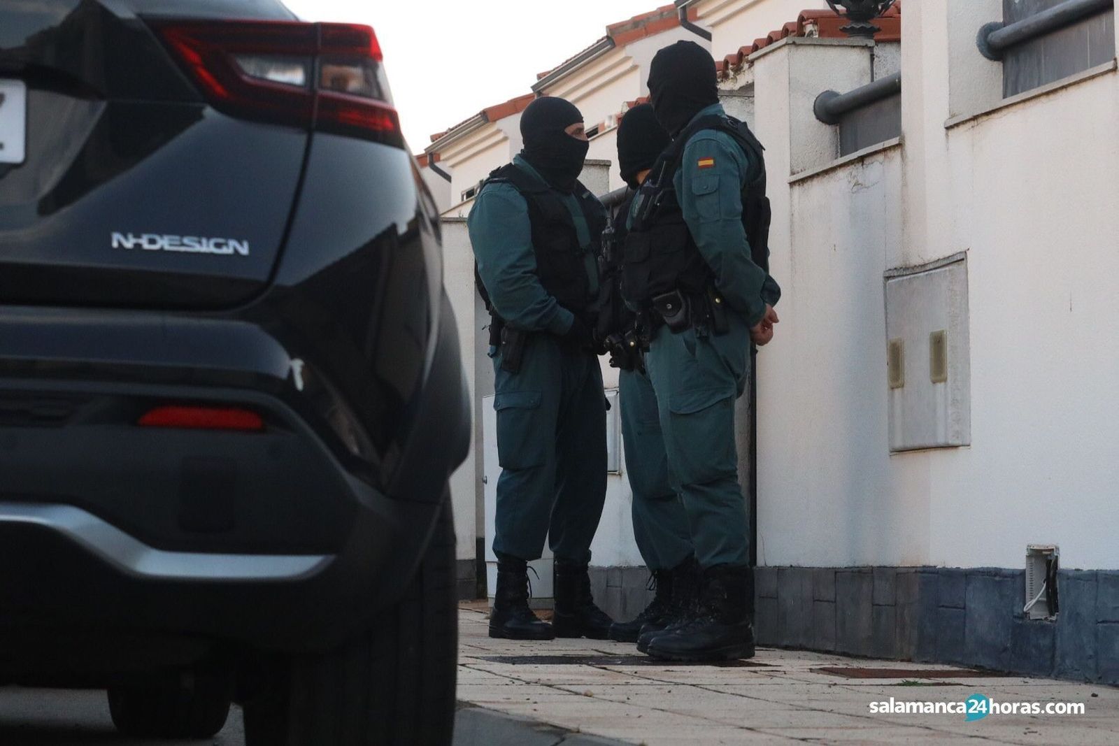 La Guardia Civil en el operativo de detención de 'El Peter' en Doñinos en el pasado mes de junio | Foto: S24H