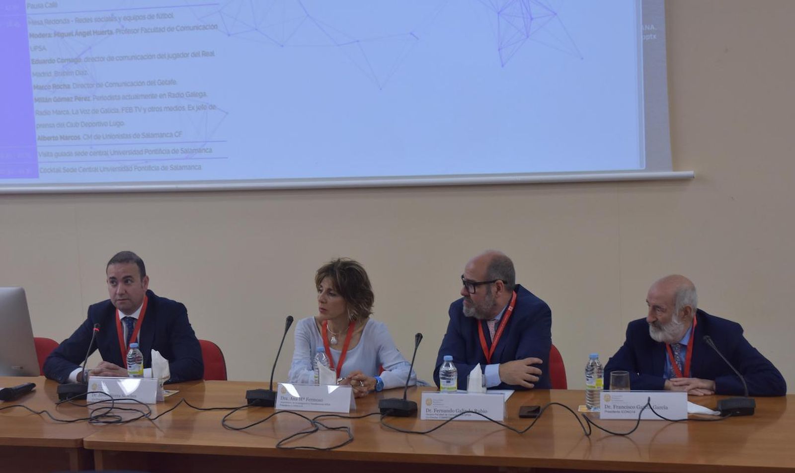 Expertos reflexionan sobre redes sociales, comunicación y periodismo en la Facultad de Comunicación de la UPSA