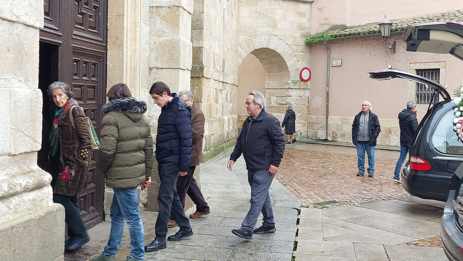 whatsapp-image-2025-03-05-at-10-56-02-1