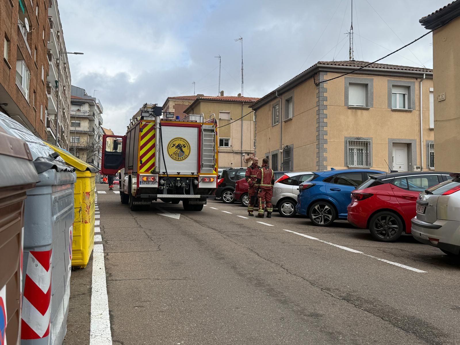 Amplio despliegue de los servicios de emergencia tras la intoxicación de una mujer en la calle Volta