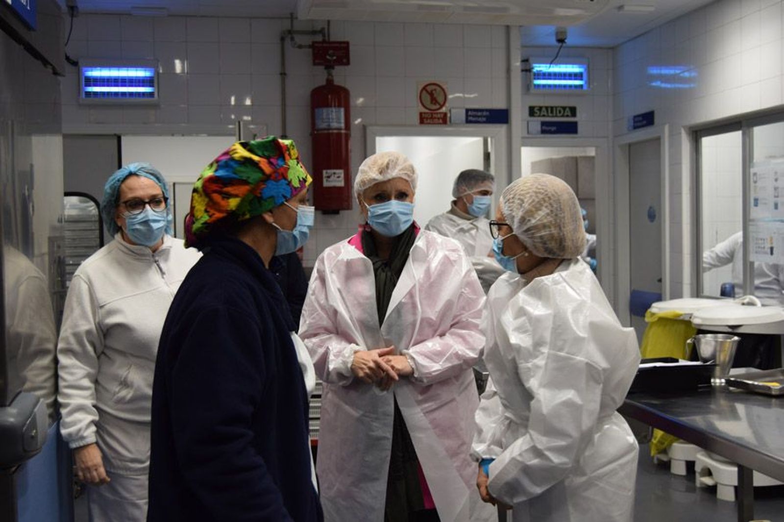 la-delegada-territorial-leticia-garcia-visita-la-cocina-de-linea-fria-del-complejo-asistencial-de-zamora-tras-las-obras-de-mejora-74