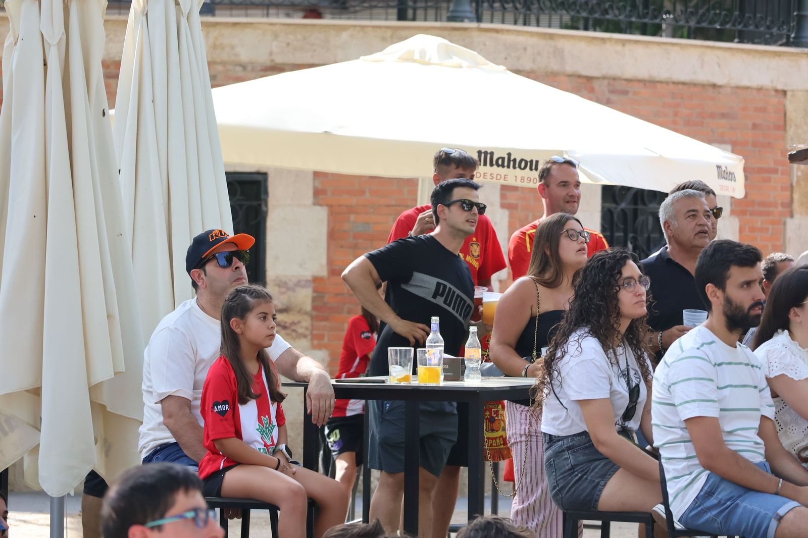 GALERÍA | Así se vivió la final de la Eurocopa Femenina en La Marina Fotos: Nuria Galindo