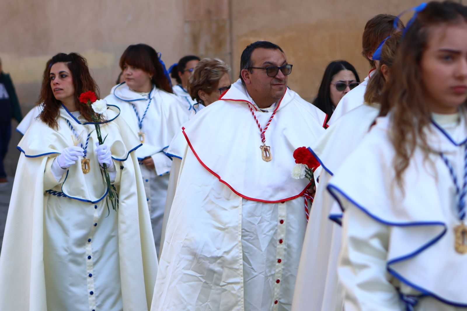 Procesión del encuentro de Nuestra Señora de la Alegría y Jesús Resucitado en el Domingo de Resurrección en Salamanca