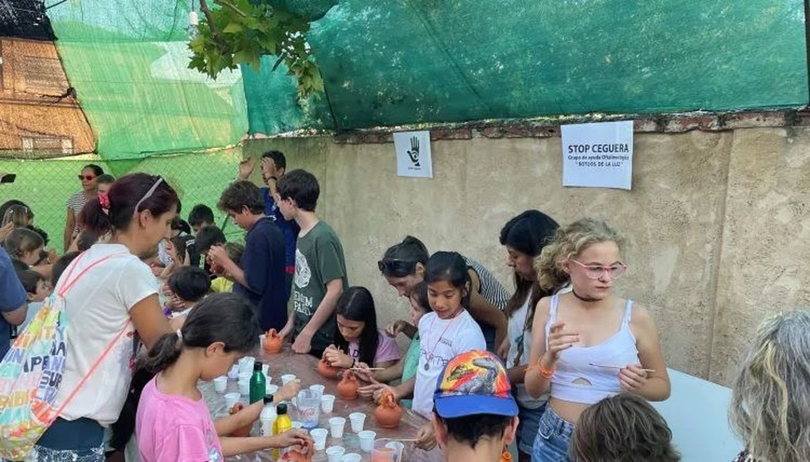 Los solidarios «Botijos de la luz» logran una importante recaudación en la exposición organizada en Santibáñez de Vidriales