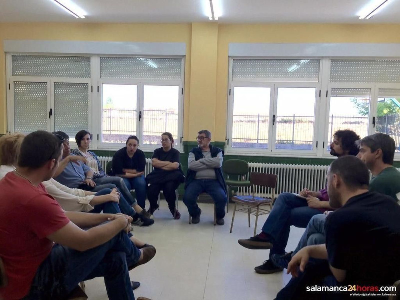 La localidad recibe a José Sarrión en su primera visita como procurador en Cortes