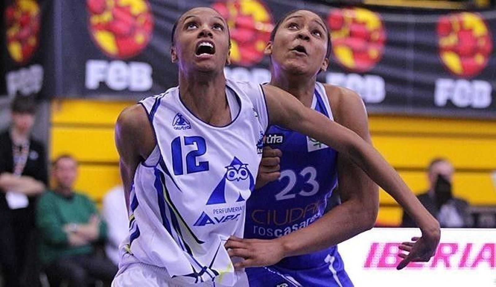 ¡¡¡AVENIDA CAMPEÓN DE COPA!!!. Ros Casares, 57  - Perfumerías Avenida, 68