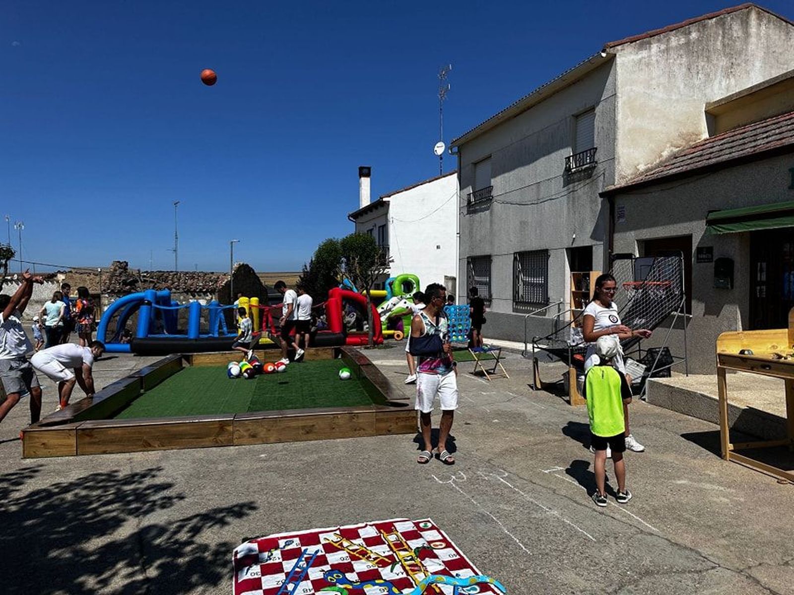 Mercado artesano en Rollán