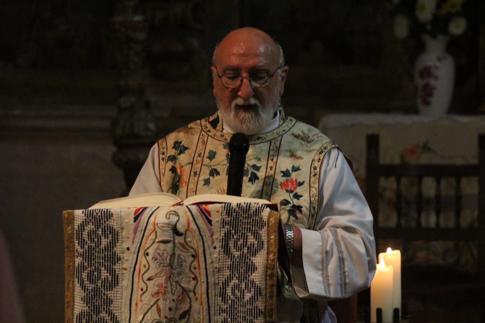 solemne-misa-en-la-iglesia-del-robledo-de-sequeros-procesion-y-ofertorio-44