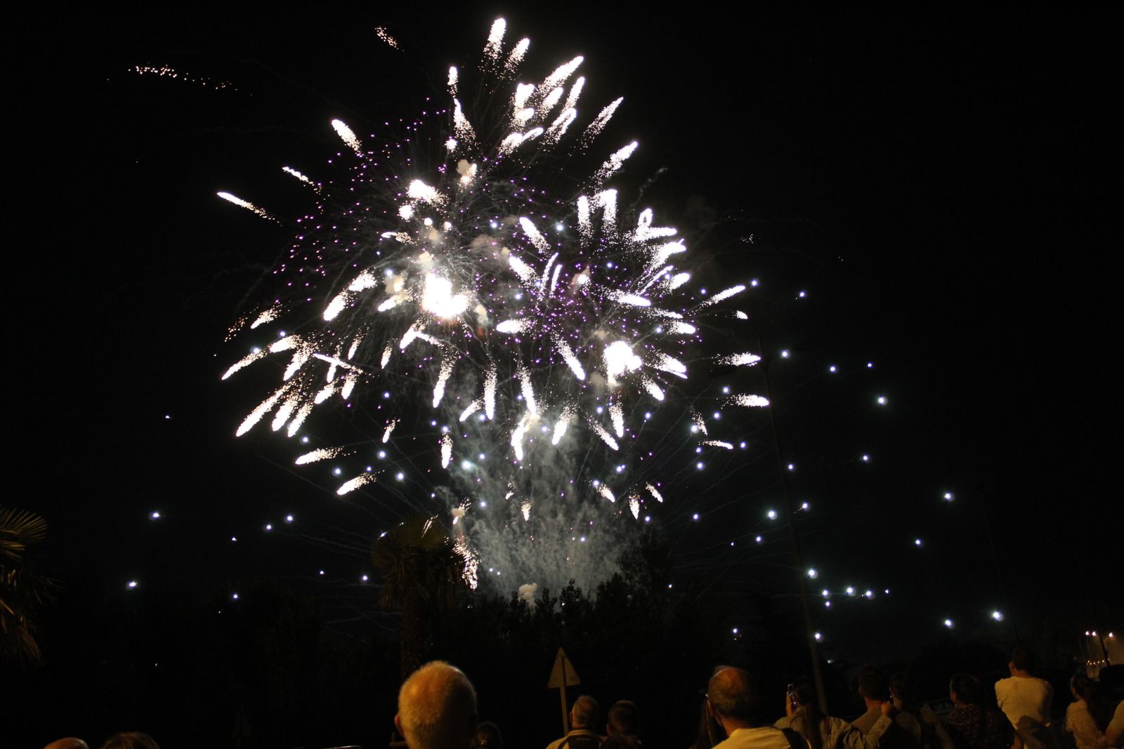 Fuegos artificiales en el entorno del Puente Romano