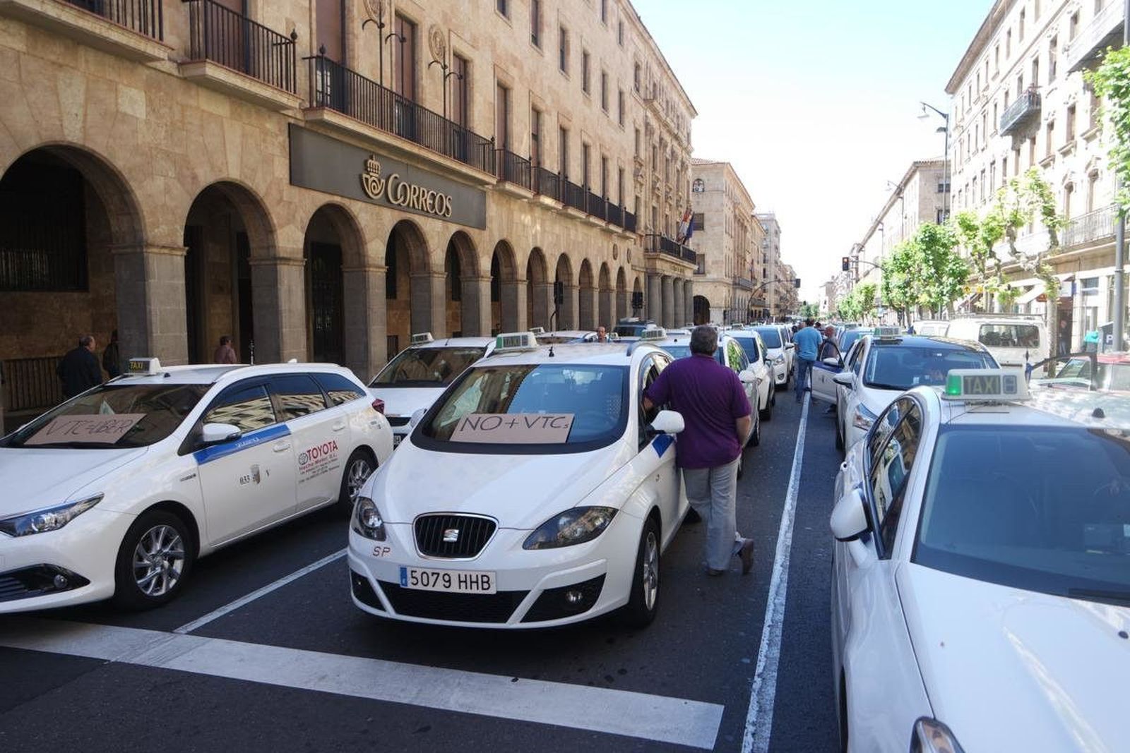 Concentración de los taxistas por la competencia desleal