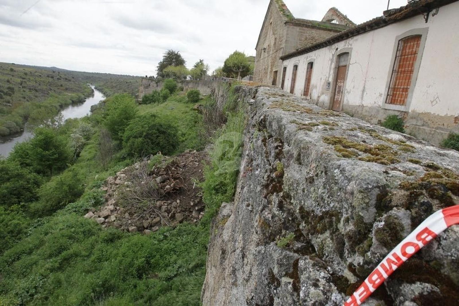 Derrumbe muralla Ledesma