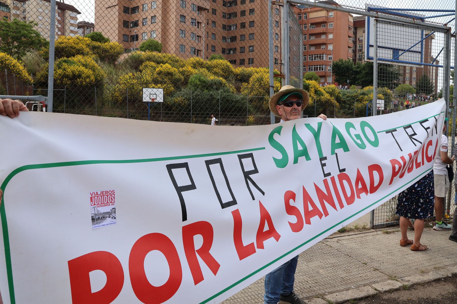 manifestacion-contra-la-perida-de-servicios-de-ave-75