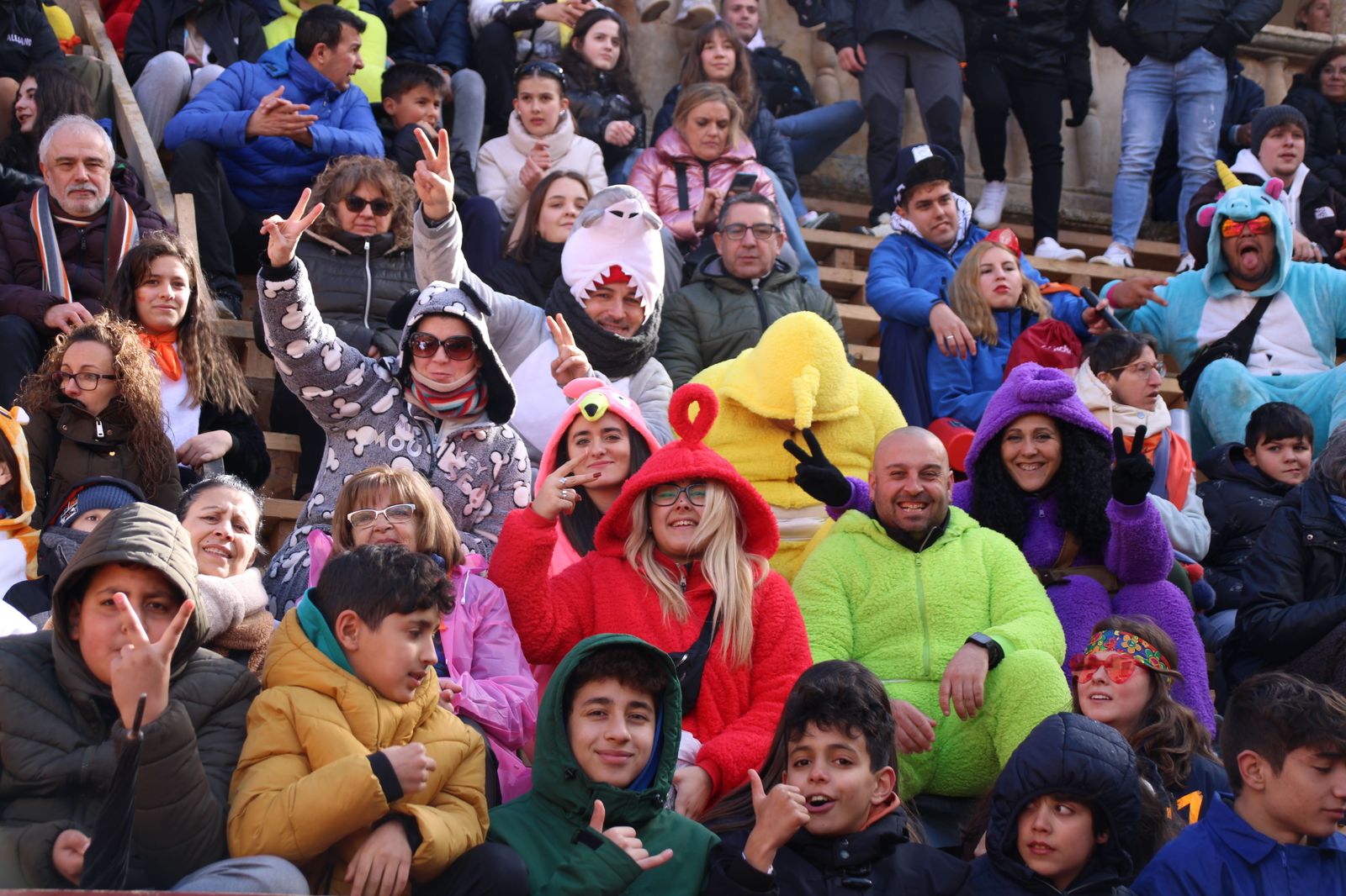 ambiente-durante-el-encierro-urbano-de-ciudad-rodrigo-sabado-10-de-febrero-fotos-s24h-54