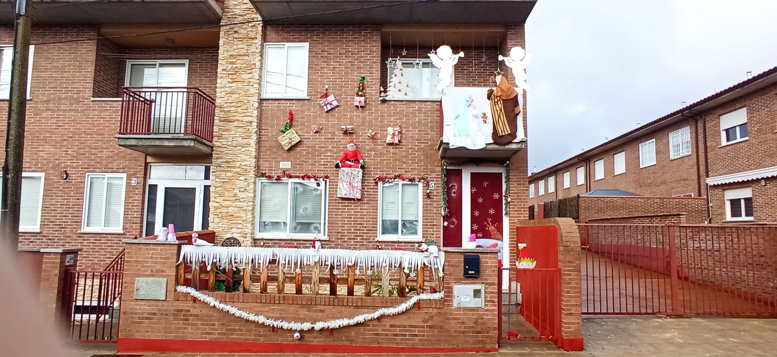 J.M.S.T. - Decoración navideña en una vivienda de Aldearrubia (3).jpg