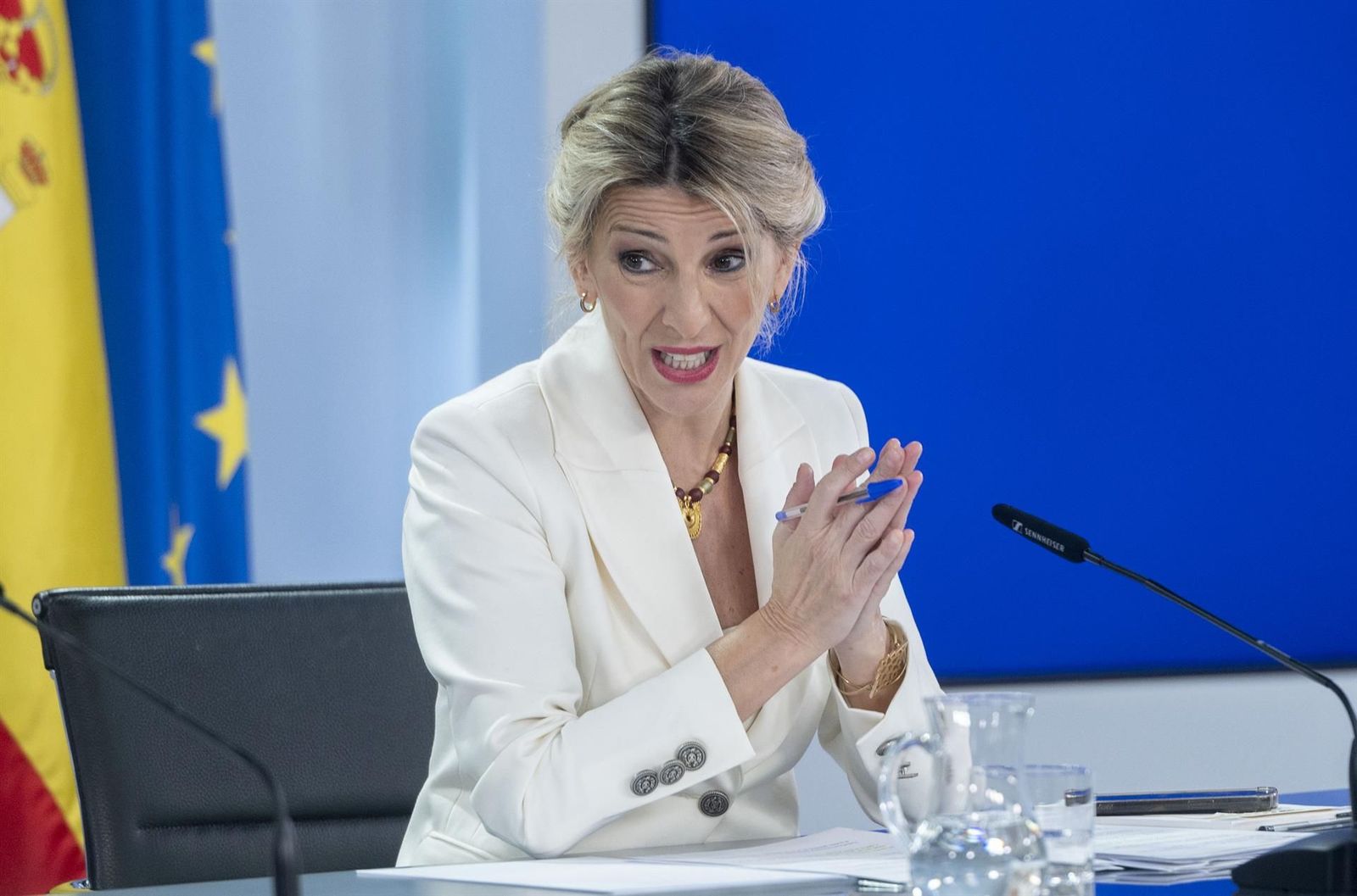 La ministra Portavoz, Pilar Alegría, y la vicepresidenta segunda y ministra de Trabajo y Economía Social, Yolanda Díaz, durante una rueda de prensa posterior al Consejo de Ministros, a 6 de febrero de 2024, en Madrid (España). - Alberto Ortega - Europa Press