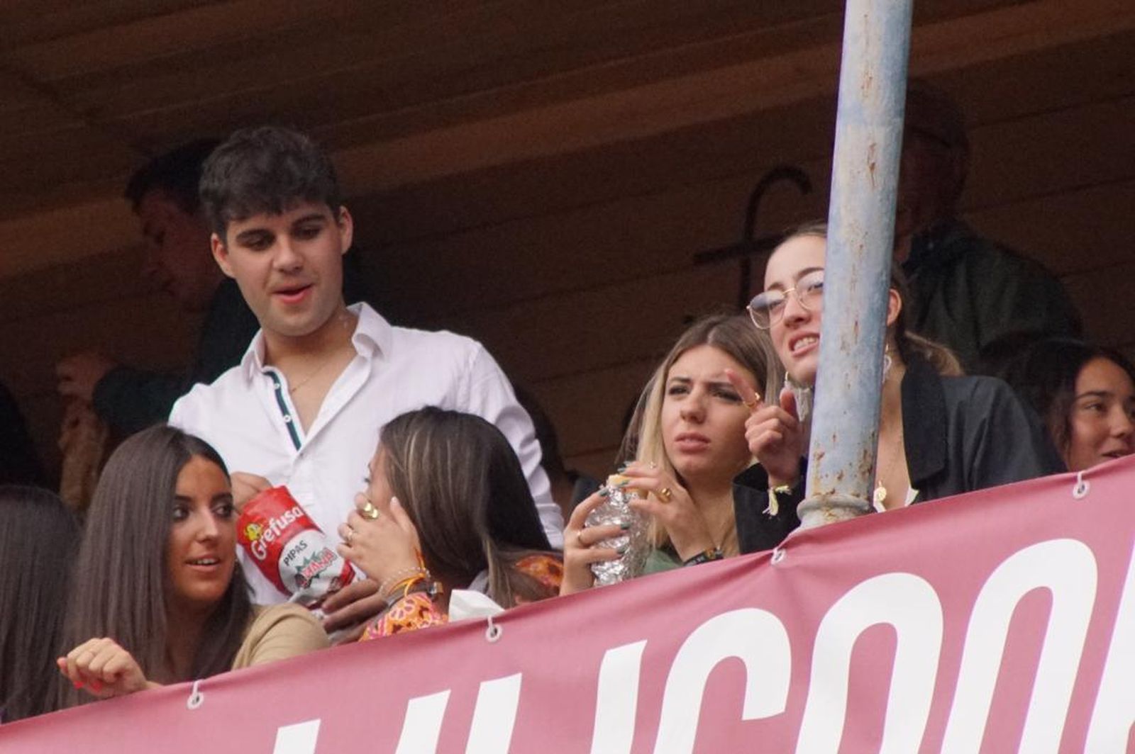 tendidos-de-la-glorieta-durante-la-corrida-de-garcia-y-olga-jimenez-60
