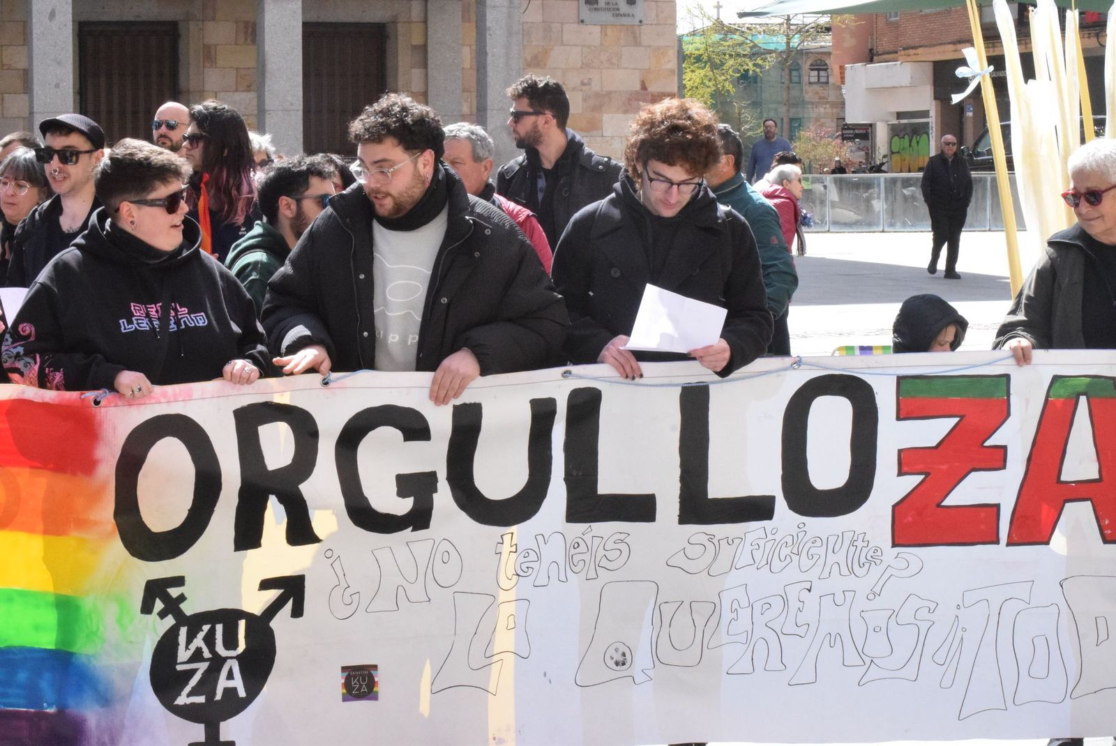 GALERÍA | La concentración en apoyo a Miss Trans Zamora tras su agresión, en imágenes