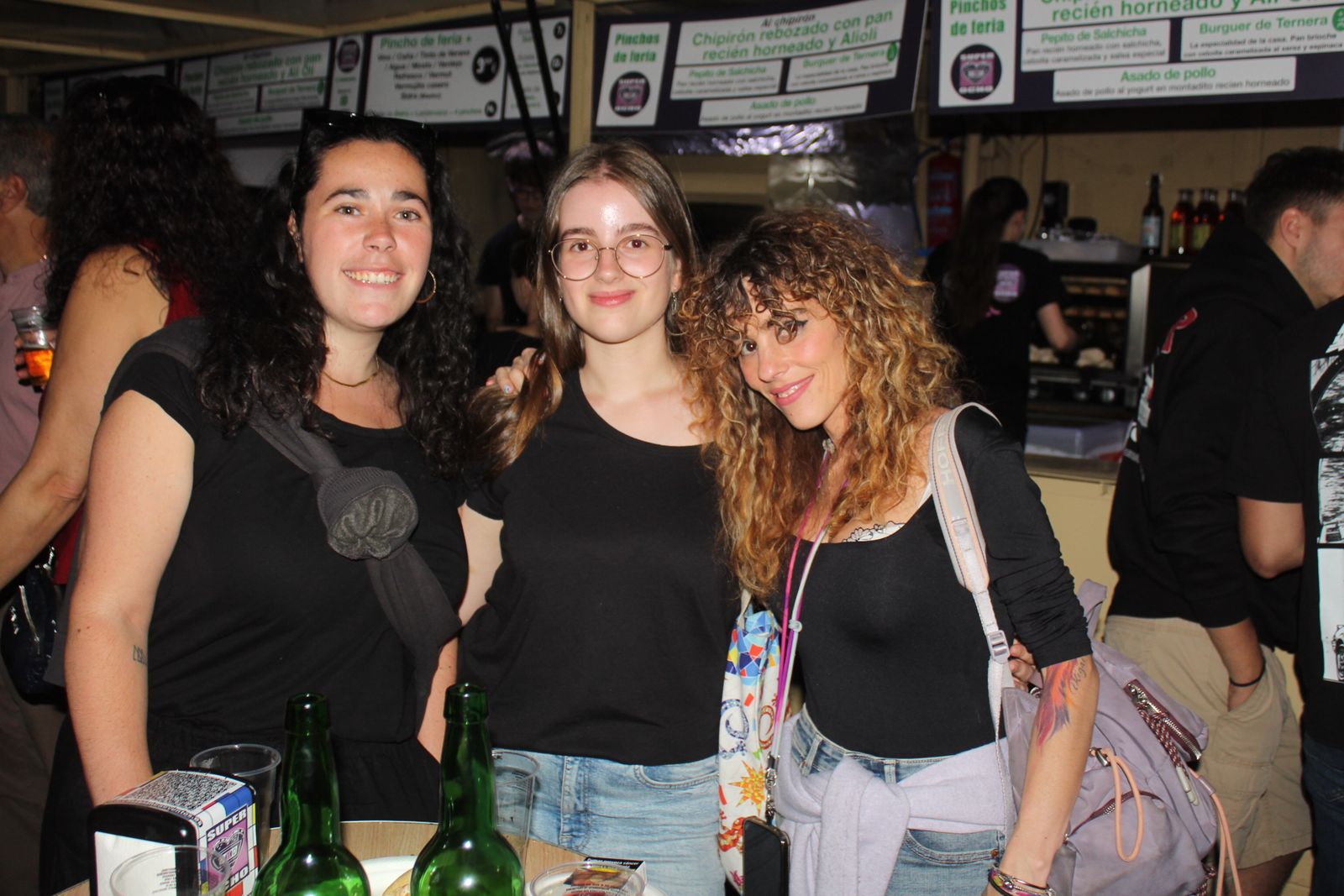 Ambiente en la Feria de Día en la tarde de este lunes
