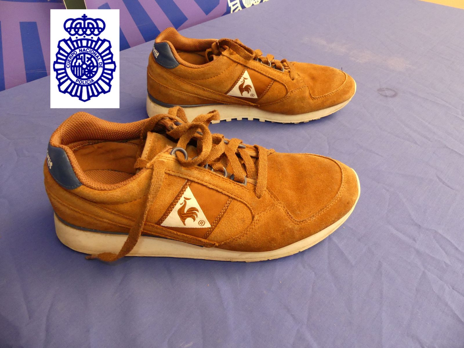Las zapatillas utilizadas por el ladrón. | POLICÍA NACIONAL