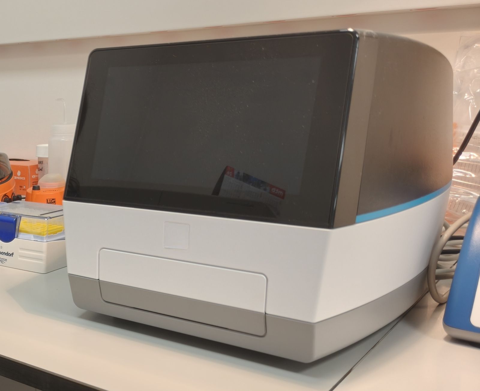 Dispositivo de análisis de células individuales utilizados para la investigación genómica