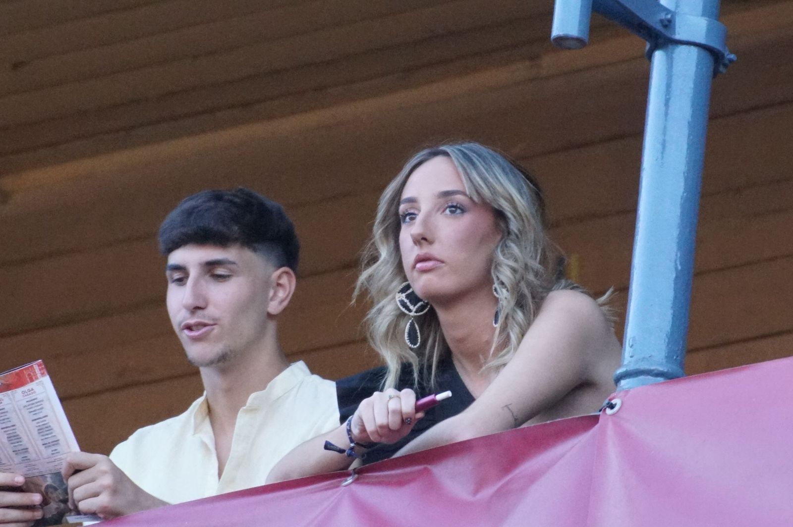 Así han vivido los salmantinos el primer festejo de la feria taurina 2025: imágenes del ambiente en los tendidos y en el patio de cuadrillas